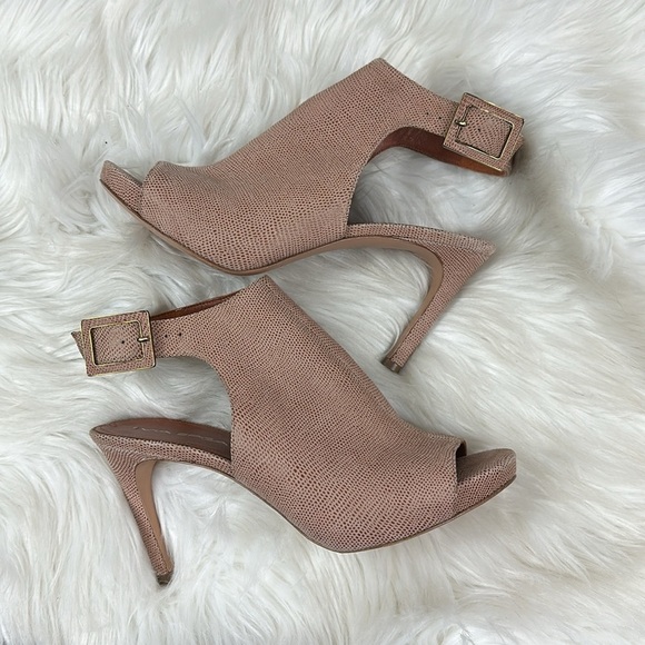 Via Spiga Nude Buff Nino Slip Back Peep Toe Heels 7.5 Excellent Condition!! - Picture 1 of 9